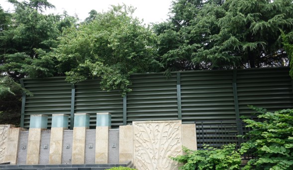 声波干扰型新型声屏障ARC系列施工案例 – 青岛麦岛金岸